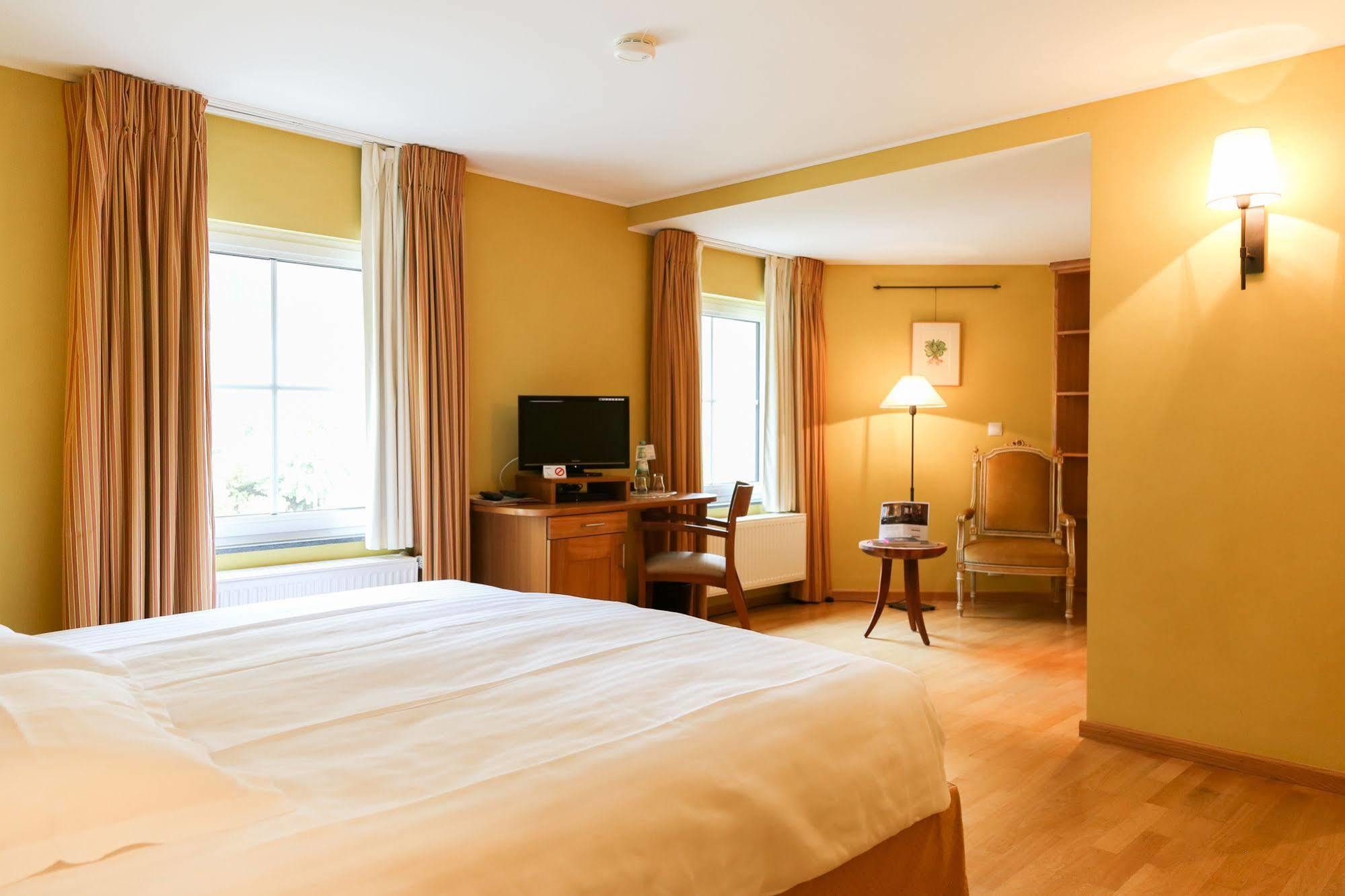 Manoir Kasselslay Hotel Clervaux Bagian luar foto