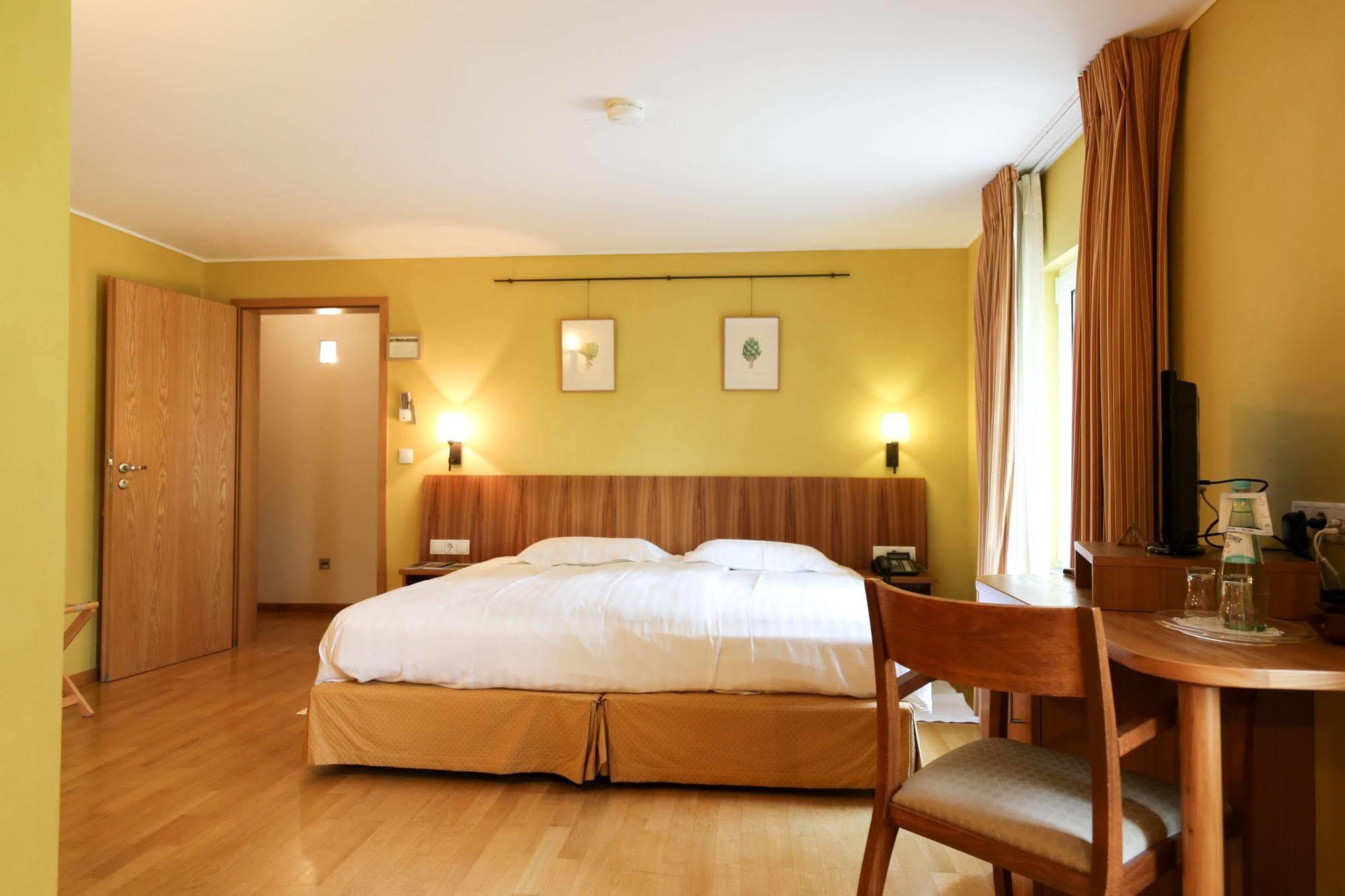 Manoir Kasselslay Hotel Clervaux Bagian luar foto